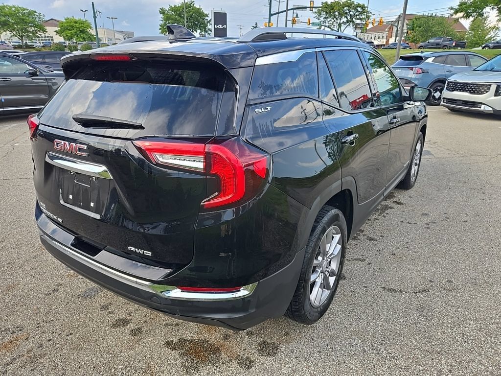 Used 2022 GMC Terrain SLT AWD/4WD image 3