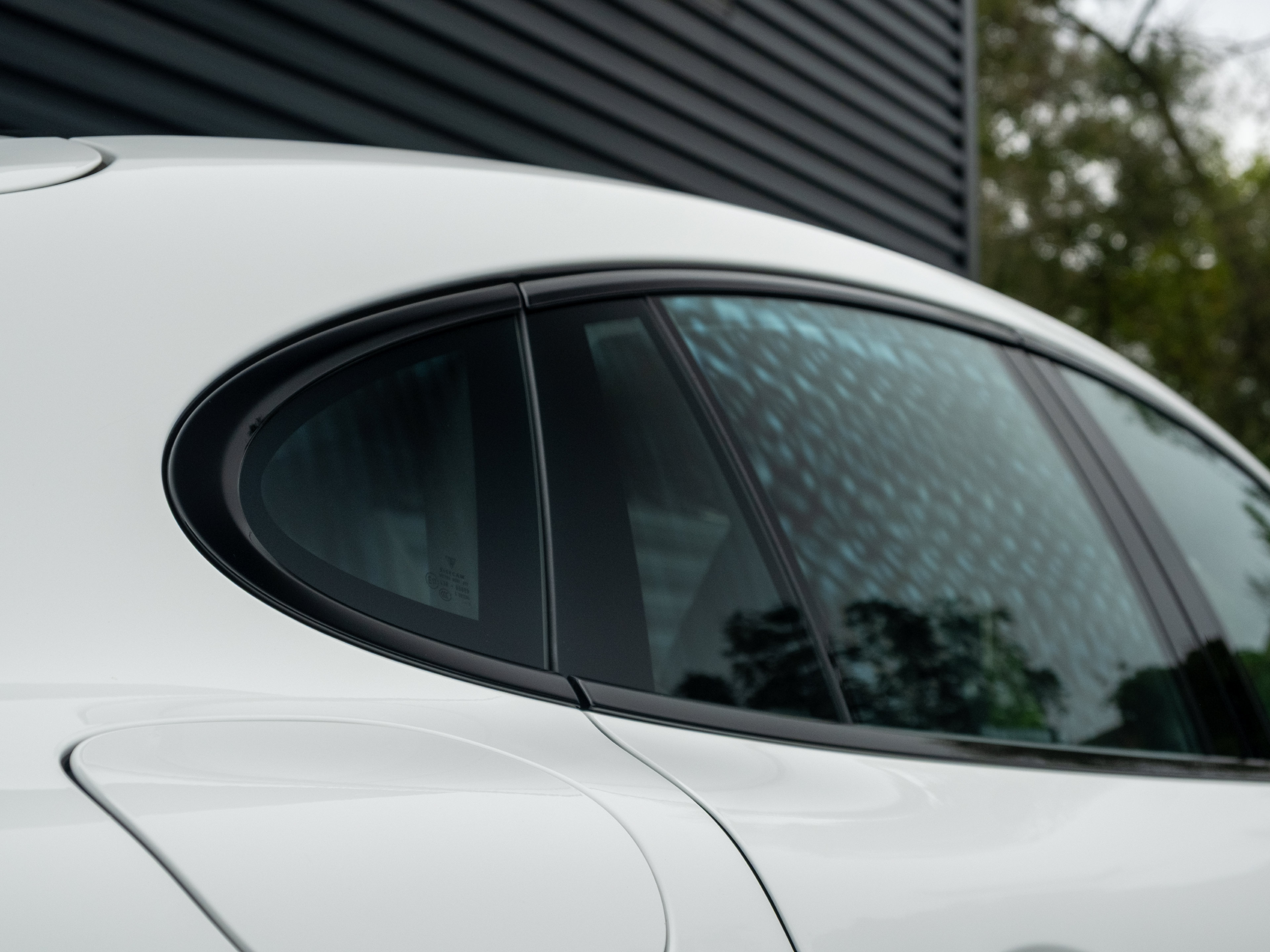 Certified 2023 Porsche Panamera 4 Platinum Edition AWD/4WD image 23
