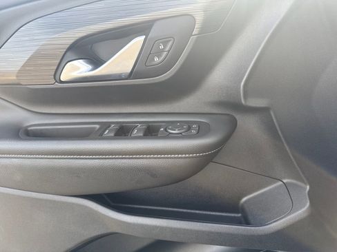 Used 2024 GMC Terrain SLE image 21