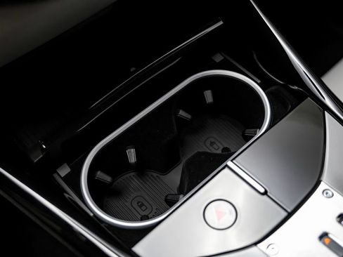Used 2025 Ferrari Purosangue AWD/4WD image 30