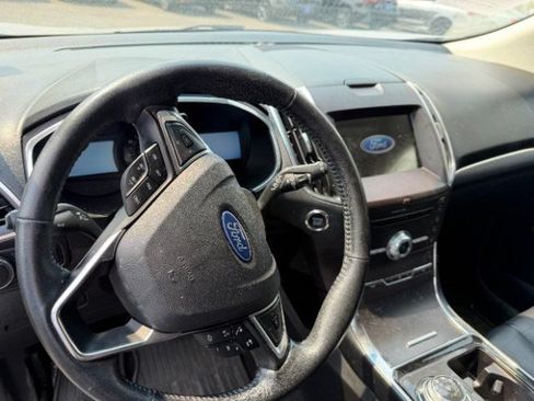 Used 2019 Ford Edge Titanium AWD/4WD image 22