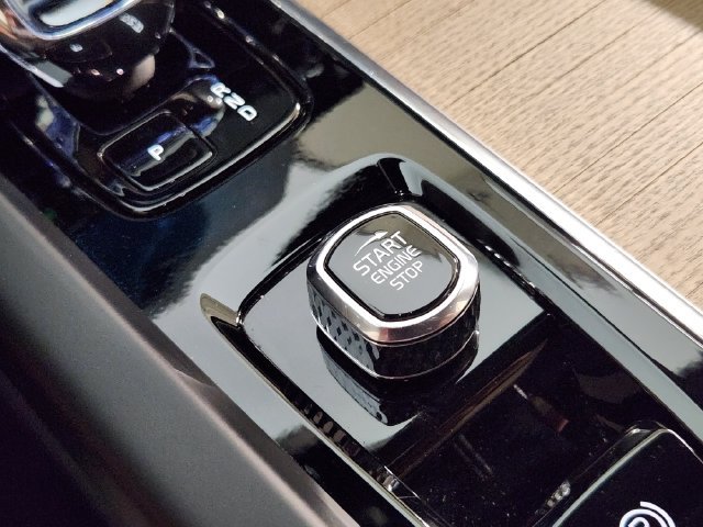 Certified 2026 Volvo XC60 B5 Plus AWD/4WD image 21