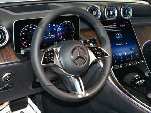 New 2026 Mercedes-Benz GLC 300 4MATIC image 2