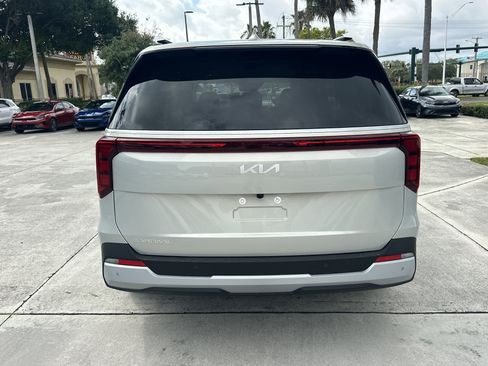 New 2026 Kia Carnival EX FWD image 7