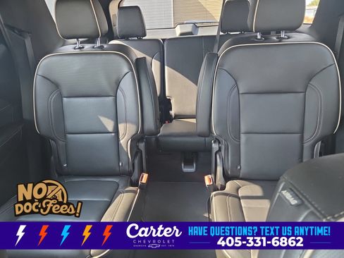 Used 2023 Chevrolet Traverse Premier FWD image 27