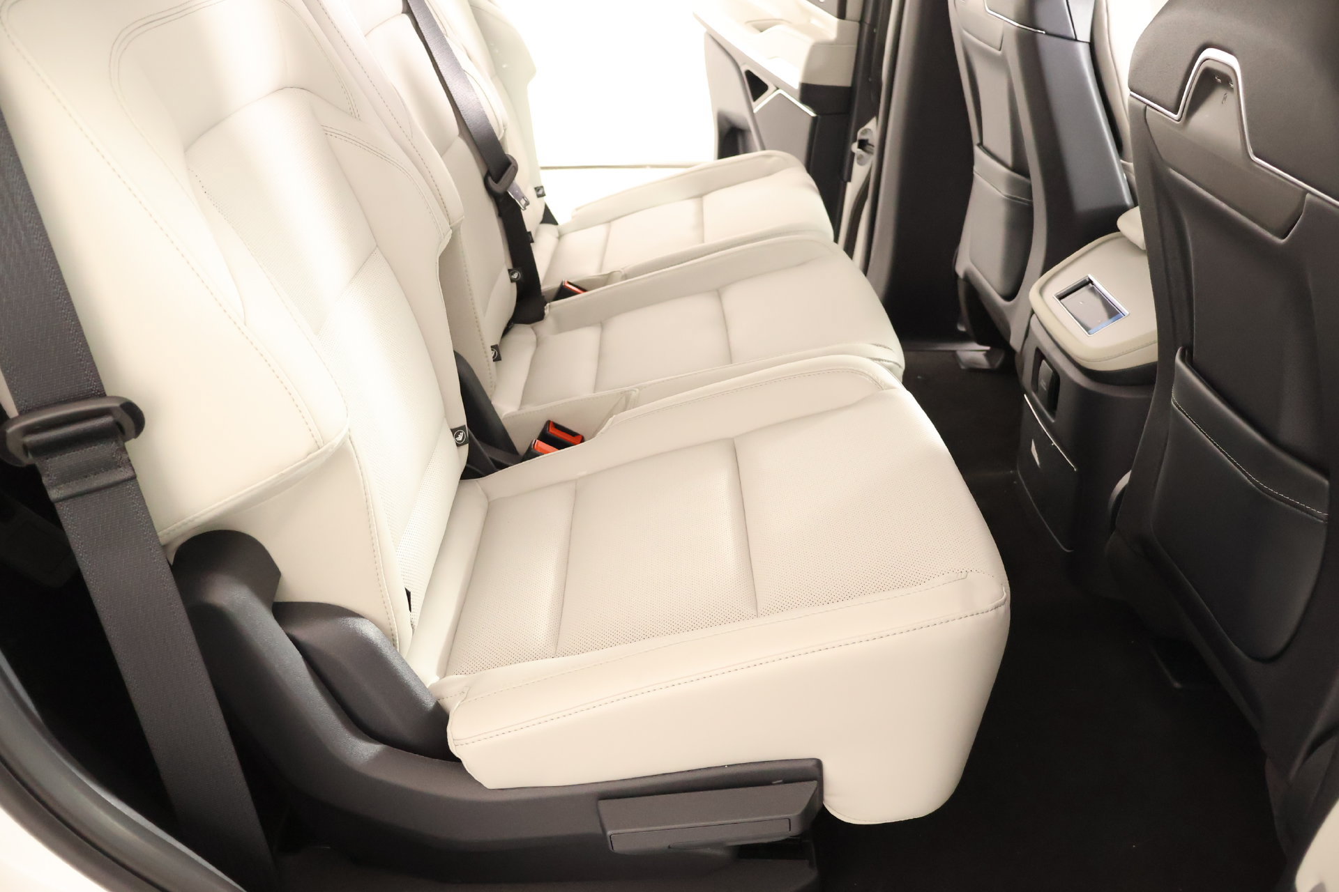 New 2026 Lincoln Navigator Premiere AWD/4WD image 15