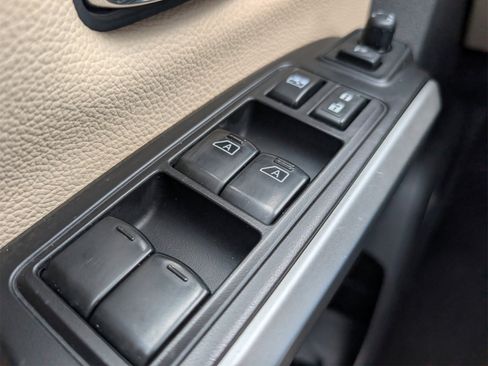 Used 2017 Nissan Titan SL image 26