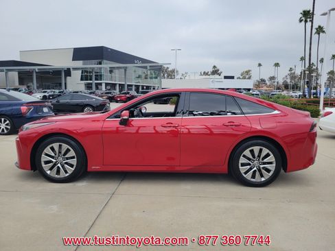 Certified 2025 Toyota Mirai XLE image 7