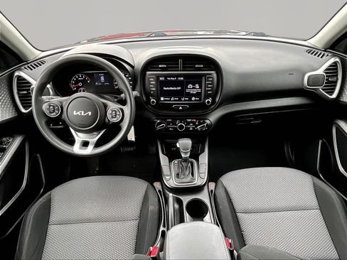 Used 2022 Kia Soul LX w/ Technology Package FWD image 7