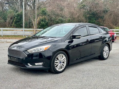 Used 2018 Ford Focus Titanium image 3