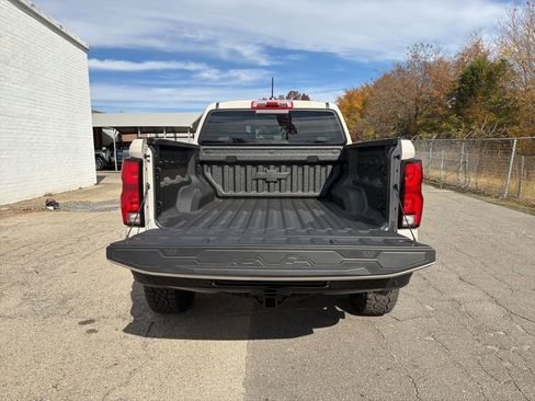 New 2026 Chevrolet Colorado ZR2 image 18