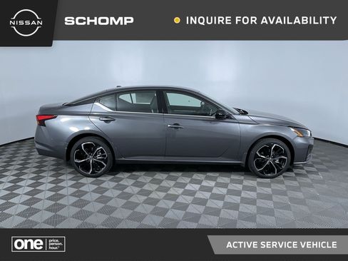 Used 2025 Nissan Altima 2.5 SR AWD/4WD image 1