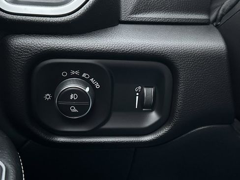 Used 2023 RAM 2500 Big Horn w/ Level B Equipment Group image 30