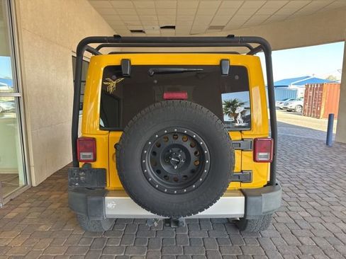 Used 2015 Jeep Wrangler Unlimited Sahara w/ Max Tow Package AWD/4WD image 3
