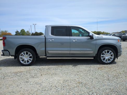 New 2026 Chevrolet Silverado 1500 High Country AWD/4WD image 9
