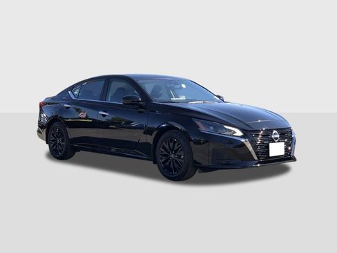 New 2025 Nissan Altima 2.5 SV image 8