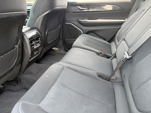 Used 2021 Jeep Grand Cherokee L Laredo w/ Luxury Tech Group I AWD/4WD image 12