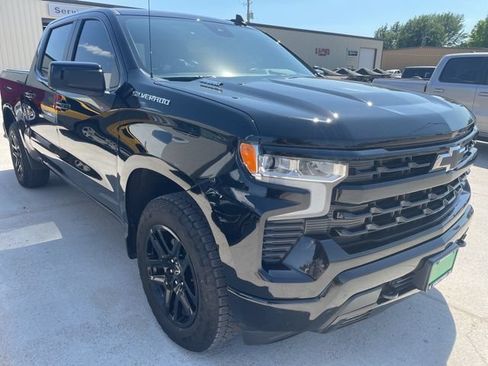 Used 2023 Chevrolet Silverado 1500 RST AWD/4WD image 3