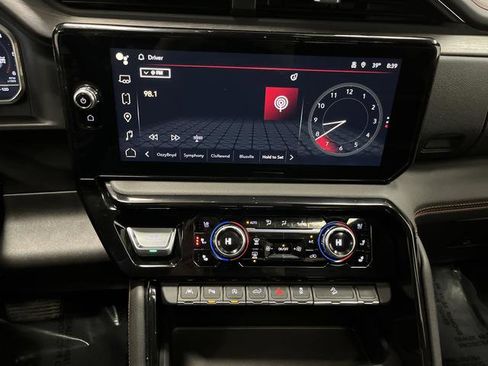 Used 2023 GMC Sierra 1500 AT4 w/ Technology Package image 9