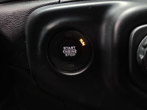 Used 2022 Jeep Wrangler Sport AWD/4WD image 19