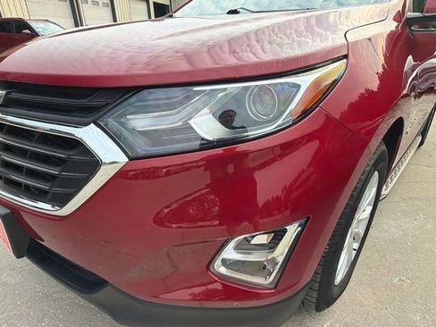 Used 2018 Chevrolet Equinox LT w/ Sun & Infotainment Package FWD image 9