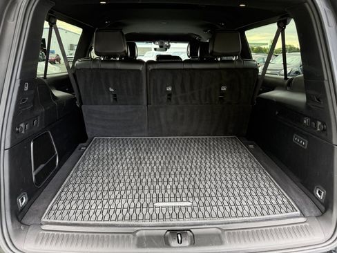Used 2024 Jeep Wagoneer L Series II w/ Flexible Seating Group AWD/4WD image 15