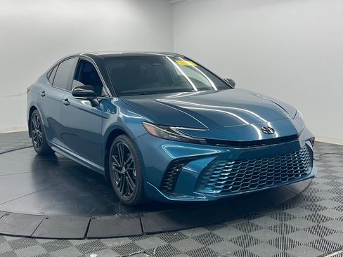 Used 2026 Toyota Camry XSE FWD image 3