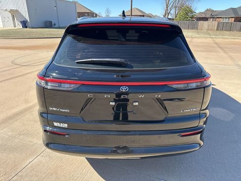 Used 2025 Toyota Crown Signia image 4