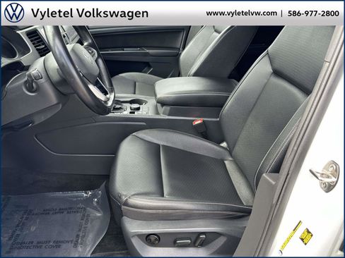 Used 2020 Volkswagen Atlas Cross Sport SE image 18