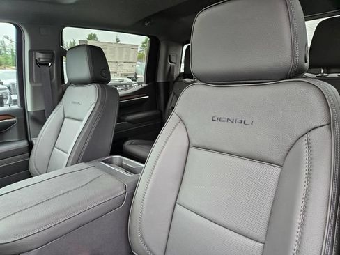 New 2026 GMC Sierra 1500 Denali w/ Denali Reserve Package AWD/4WD image 16