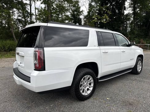 Used 2017 GMC Yukon XL SLT AWD/4WD image 9