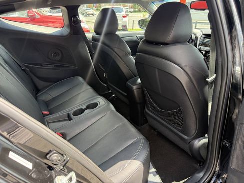 Used 2013 Hyundai Veloster Turbo FWD image 13
