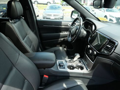 Used 2020 Jeep Grand Cherokee Limited AWD/4WD image 30