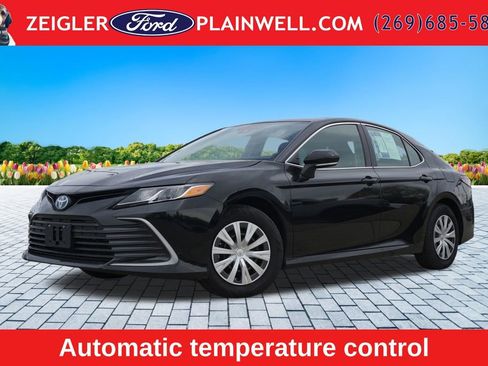 Used 2024 Toyota Camry LE FWD image 1