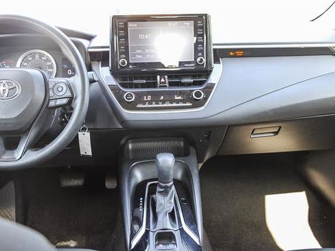 Used 2022 Toyota Corolla LE image 13