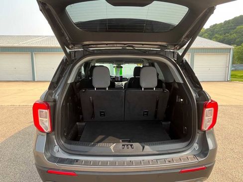 Used 2023 Ford Explorer XLT w/ Equipment Group 202A image 13