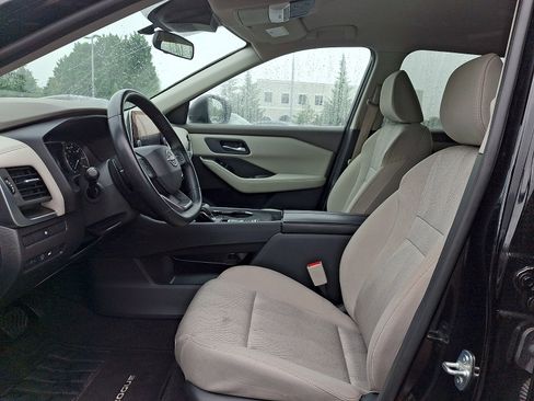 Used 2025 Nissan Rogue SV FWD image 13