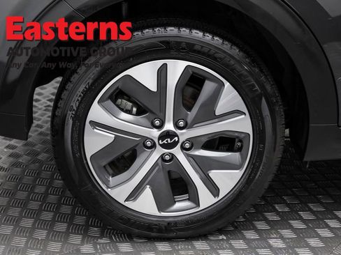 Used 2022 Kia Niro EX w/ Cold Weather Package image 29