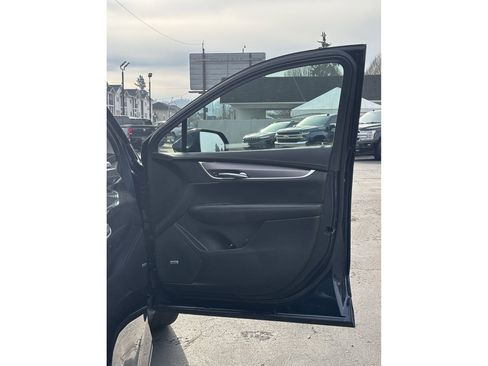 Used 2017 Cadillac XT5 Luxury w/ Driver Awareness Package image 10