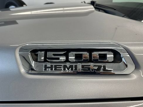 Used 2022 RAM 1500 Big Horn AWD/4WD image 18