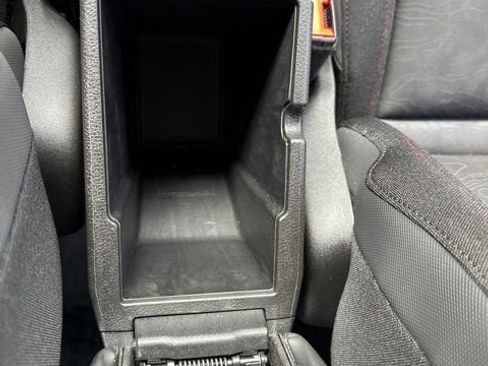 Used 2020 Jeep Renegade Trailhawk w/ Cold Weather Group AWD/4WD image 38