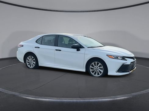 Used 2024 Toyota Camry LE FWD image 2
