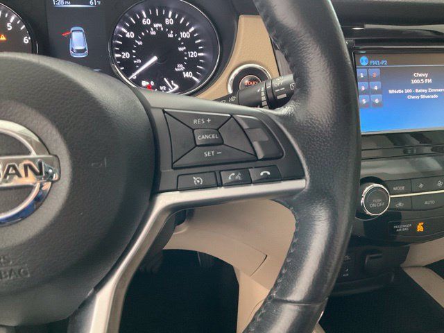 Used 2017 Nissan Rogue SL w/ SL Premium Package FWD image 13