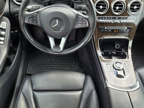 Used 2019 Mercedes-Benz GLC 350e 4MATIC image 11