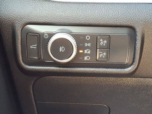 Used 2022 Ford Explorer XLT w/ Equipment Group 202A AWD/4WD image 15