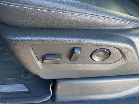 Used 2023 GMC Sierra 1500 SLT image 16