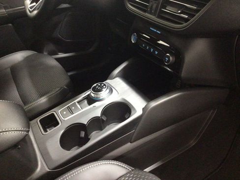 New 2026 Ford Escape SE w/ Class II Trailer Tow Package image 34