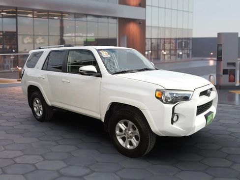 Used 2019 Toyota 4Runner SR5 Premium image 9