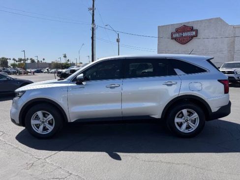 Used 2022 Kia Sorento LX FWD image 6