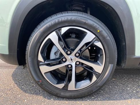 Certified 2024 Chevrolet Trax RS w/ Sunroof Package FWD image 23